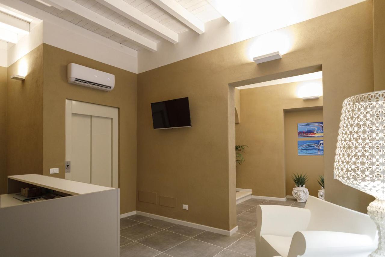 Palazzo Mancina Hotel ตราปานี ภายนอก รูปภาพ