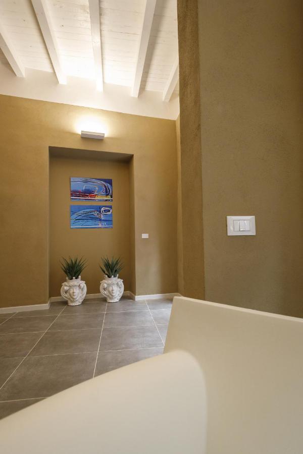 Palazzo Mancina Hotel ตราปานี ภายนอก รูปภาพ